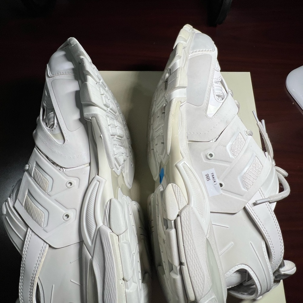 BALENCIAGA
Track Sneakers - Picture 8 of 12